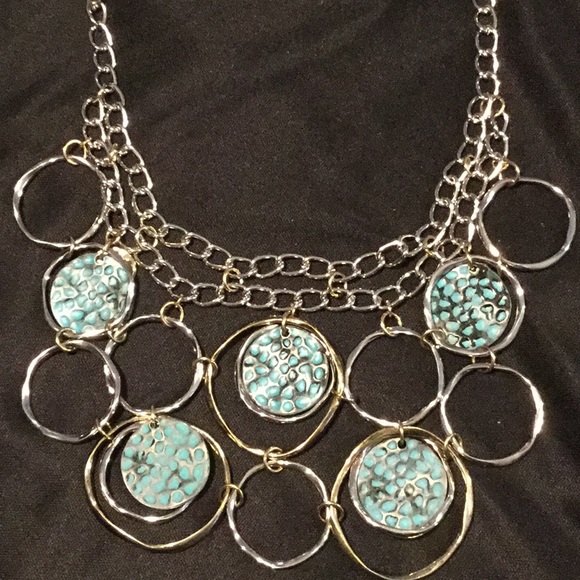 Silvertone Necklace With Blue Design - Picture 4 of 4